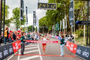 Bregje Smits winnares HiPRO Utrecht Marathon 2025