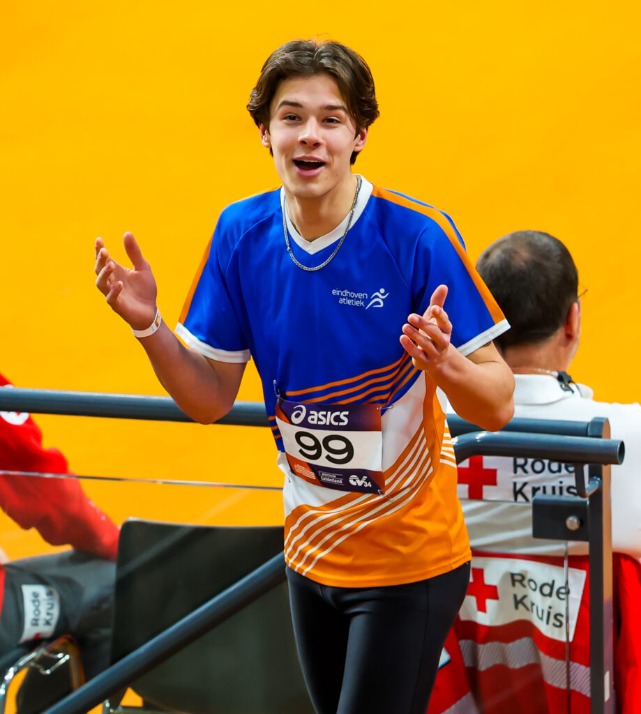 Jasper Klok bij de NK indooratletiek voor junioren